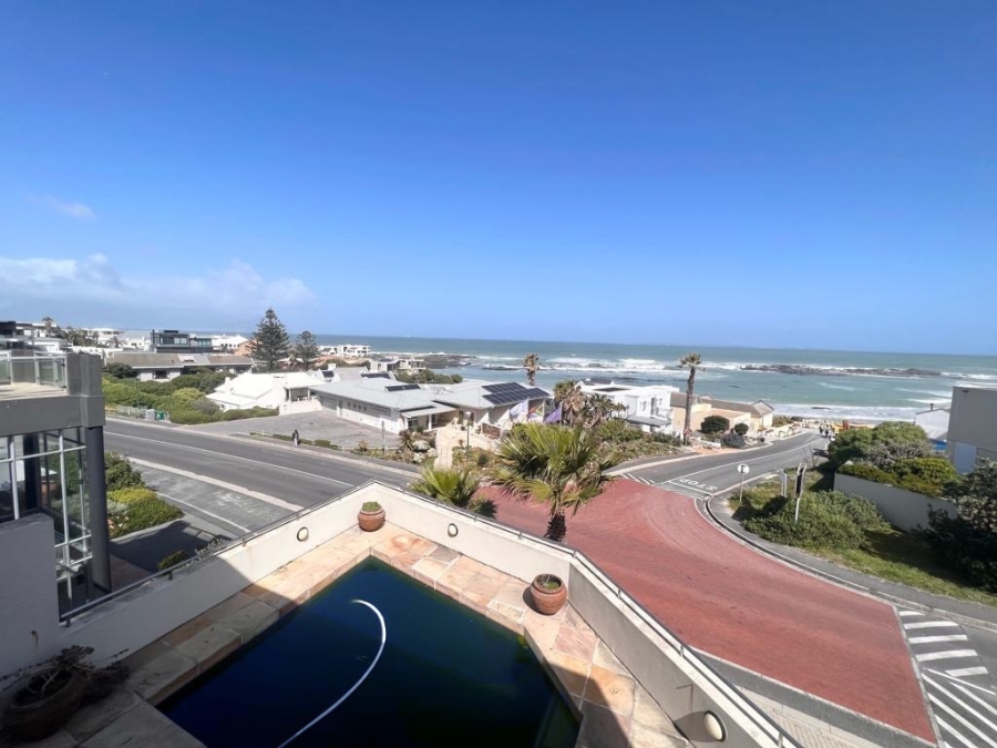 4 Bedroom Property for Sale in Bloubergstrand Western Cape